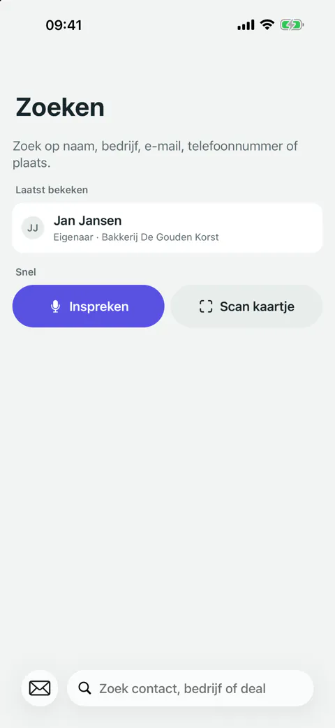 Het zoekscherm van de app met de laatst bekeken relatie en de knoppen Inspreken en Scan kaartje.